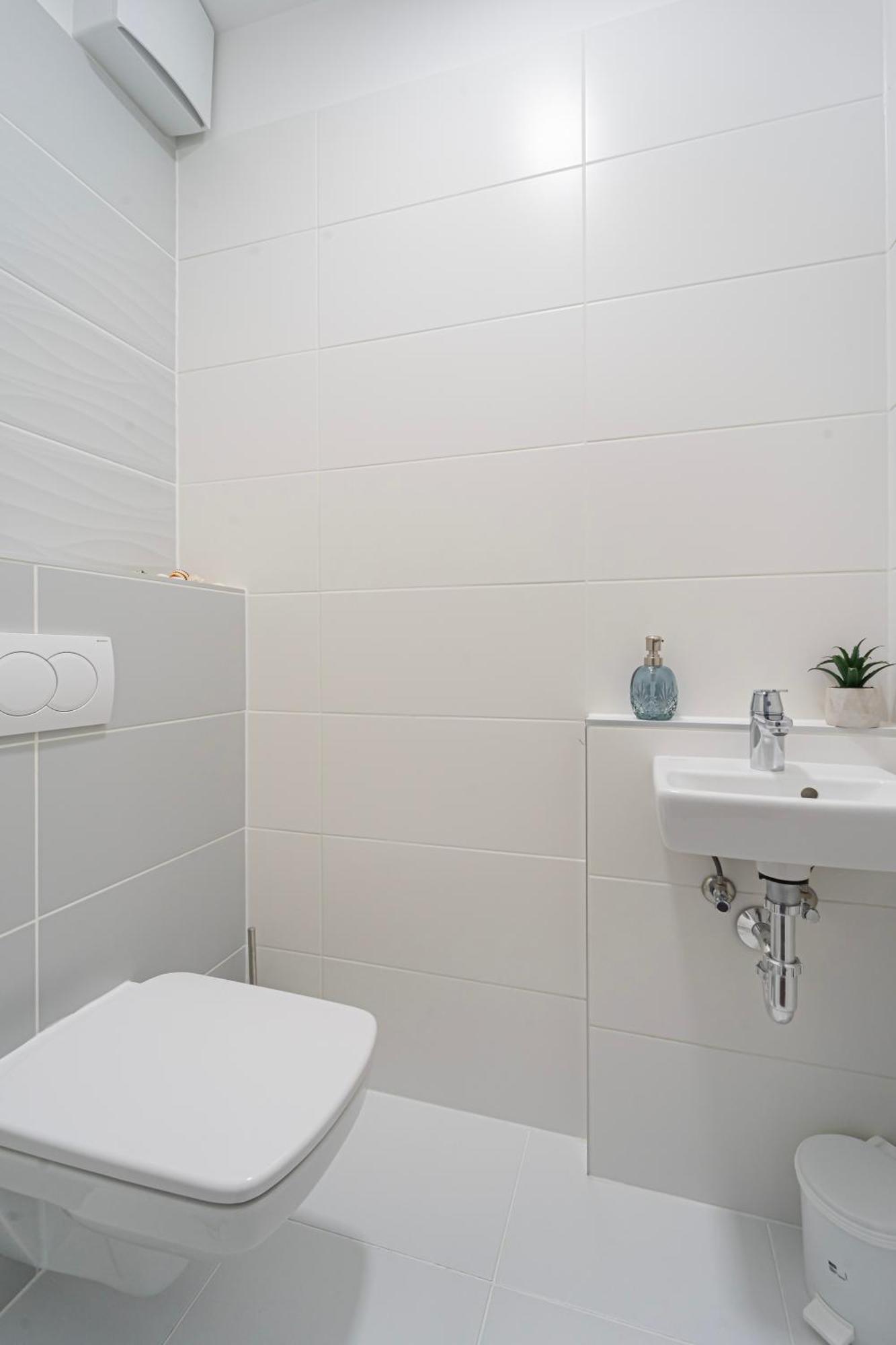 Westside Garden By Urbanrent Apartahotel *