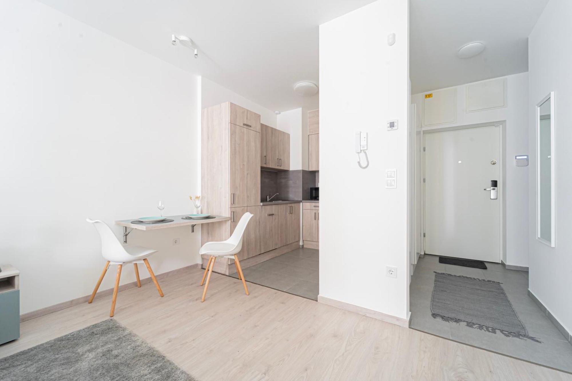 Westside Garden By Urbanrent Apartahotel *